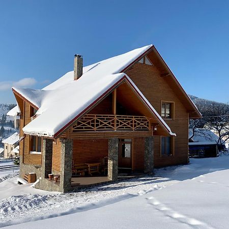 Guest House Velet Bukovel Esterno foto