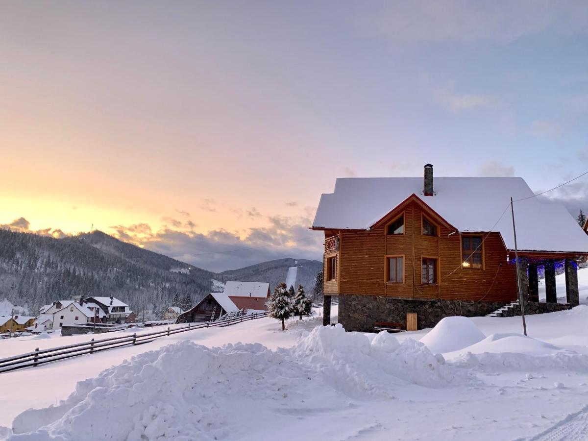 Guest House Velet Bukovel Esterno foto