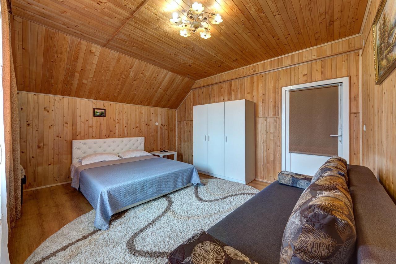 Guest House Velet Bukovel Esterno foto